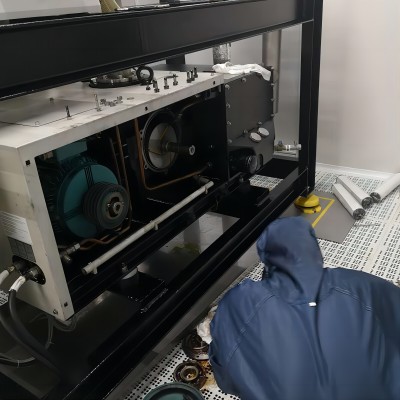 在使用莱宝SV630B真空泵时,如何判断其工作状态是否正常? 在使用莱宝SV630B真空泵时,如何判断其工作状态是否正常?